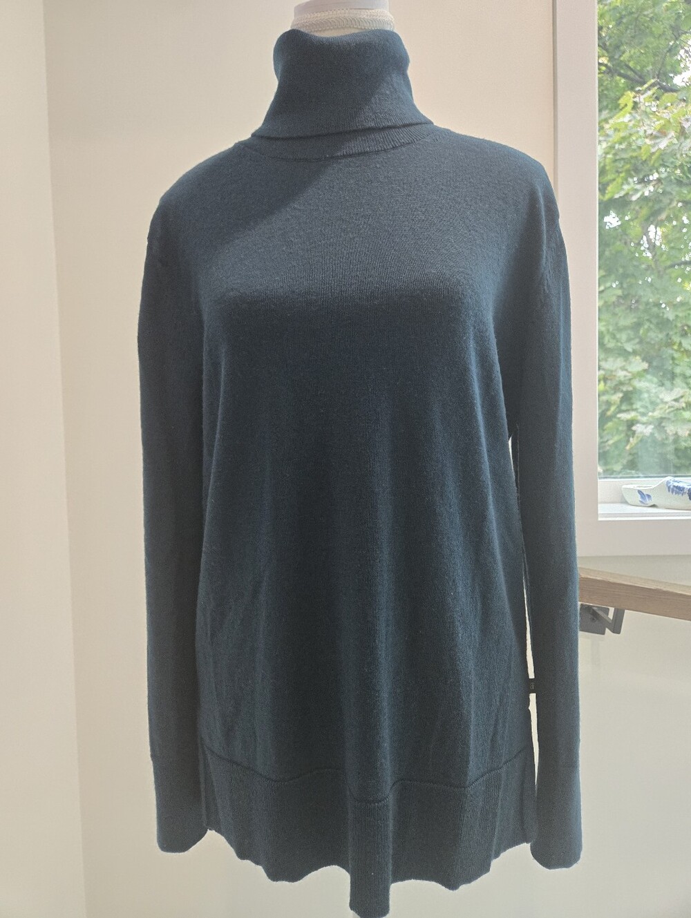 Banana Republic Merino Wool Women's Turtleneck Sweater in Dark Forest Green